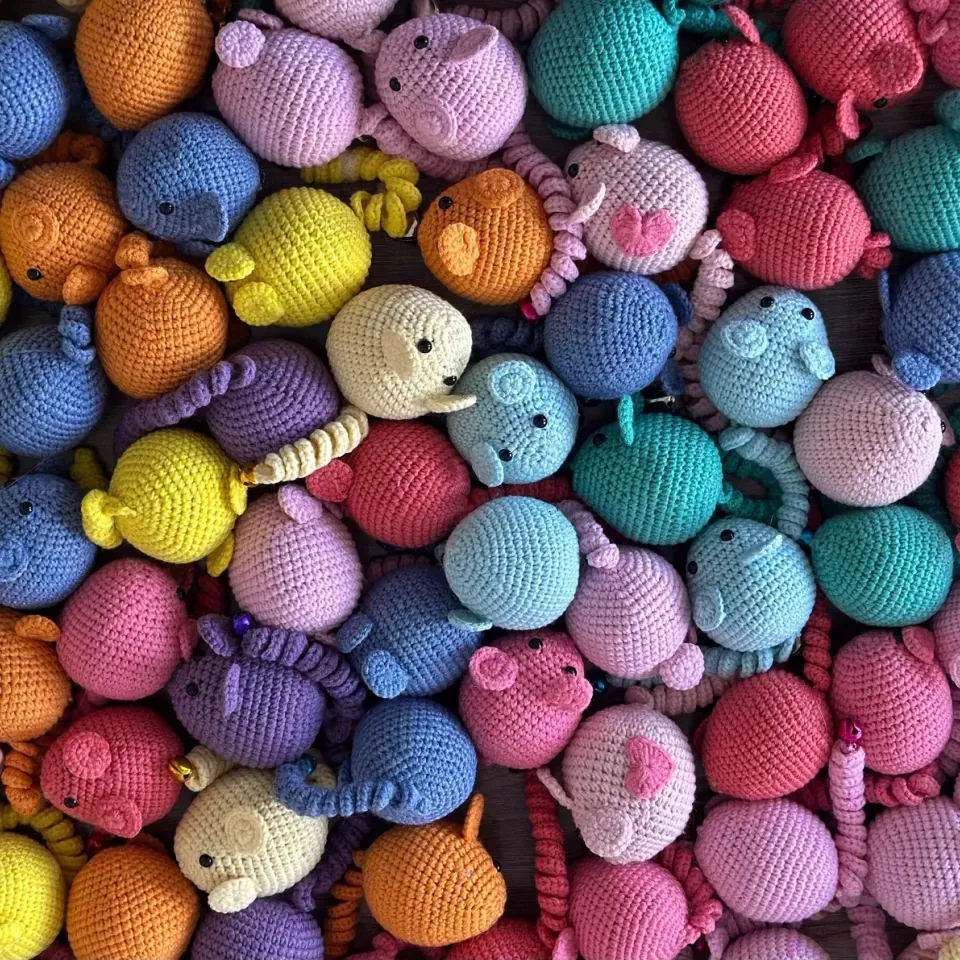 Colorful Amigurumi Mouse Cat Toy: Handmade Organic Yarn with Bell