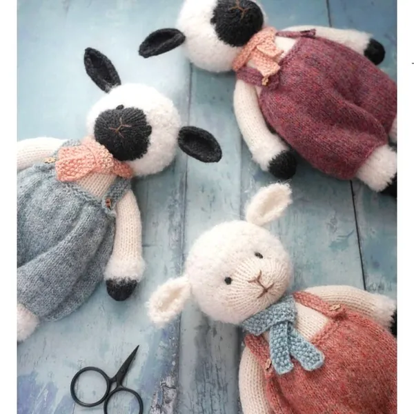 Tearoom Lambs Knitting Pattern
