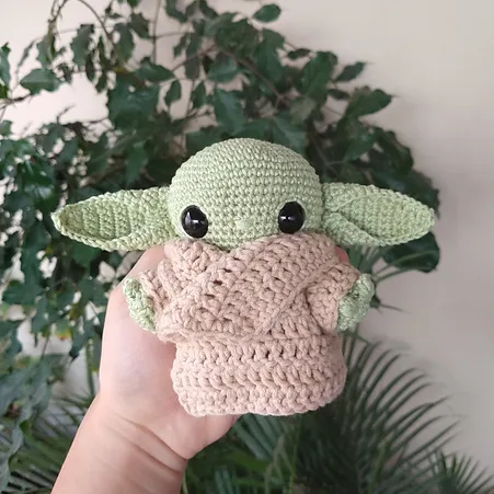 Baby Yoda Amigurumi (Removable Robe)