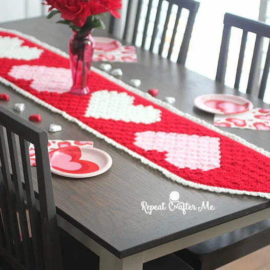 Valentine's Heart Table Runner
