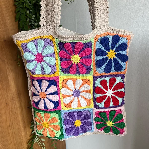 Retro Daisy Flower Granny Square
