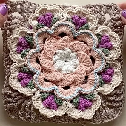 3D Petal Granny Square