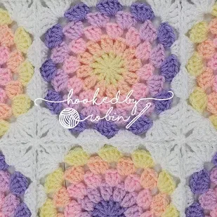 Pastel Circle-In-Square Motif