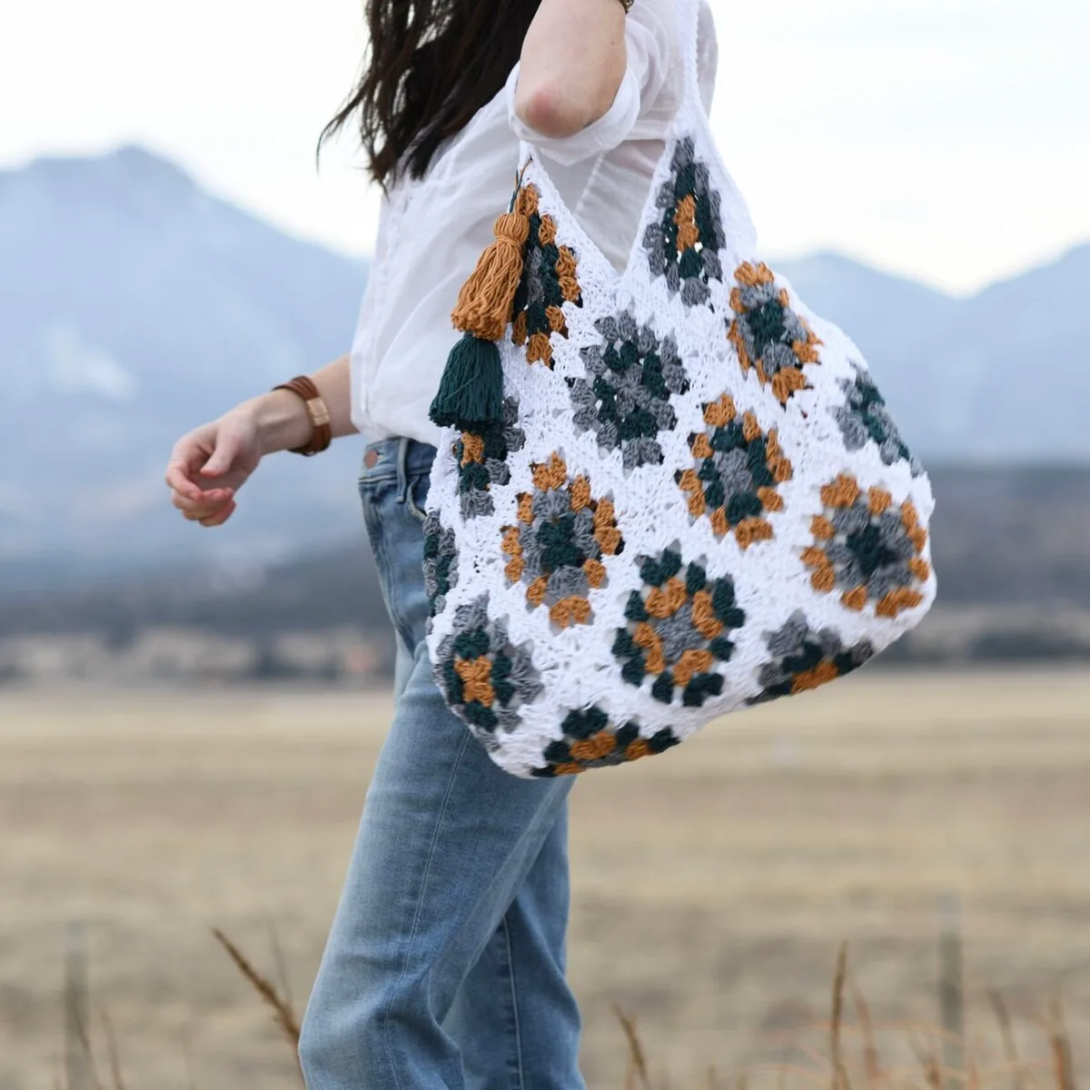 Magnolia Granny Square Bag